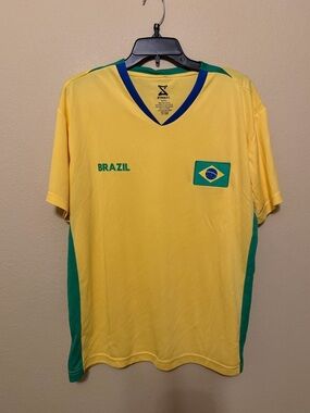 Brazil Soccer Jersey XL Men Yellow Striker Futbol Shirt NWT